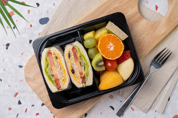 Fruit, salad, lunch box, juice, grapefruit, pineapple, lemon, mango, fashion fruit, sandwich, latte, green tea, vanilla, sweet potato, strawberry, handmade Cheongbae, ginger, omija, blueberry