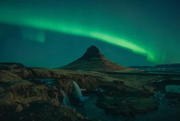 Cercles muraux Kirkjufell The Aurora borealis with Kirkjufell view point on Iceland 
