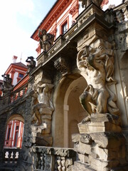 Fototapeta na wymiar Statues Palais de Troja à Prague