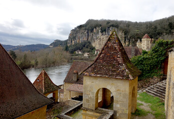 Vue sur la Dordogne du village de La Roque Gageac 