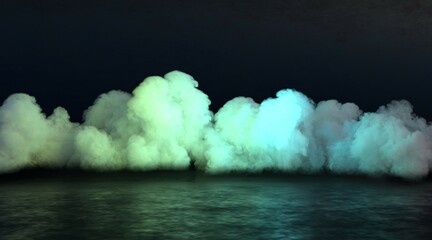 濡れた地面に浮かぶネオンに照らされた煙と雲。夜の海に浮かぶ大きな雲。