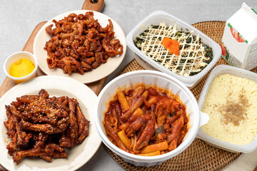 Korean food, chicken feet, boneless, spicy, soup, steamed eggs, flying fish eggs, rice balls, side dishes, pickled radish, tteokbokki
