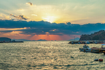 Obraz premium Seasets of the Sea Sunset in Dala Village, Tongyeong, South Gyeongsang Province, South Korea