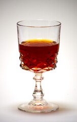 Frente a una copa de vino...