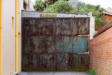 oxido en puertas y objetos de uso cotidiado