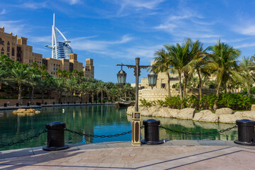 View of the hotel Burj Al Arab from Souk Madinat Jumeirah - 768122311