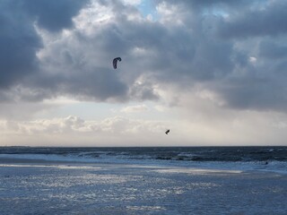 Fototapeta na wymiar flying kitesurfer 