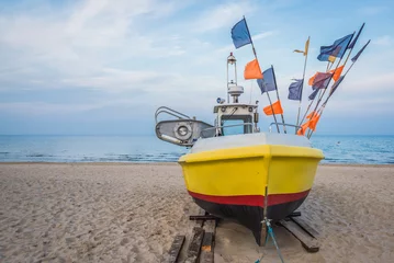 Cercles muraux La Baltique, Sopot, Pologne Fishing boat on Baltic Sea beach in Karlikowo District in Sopot city, Poland