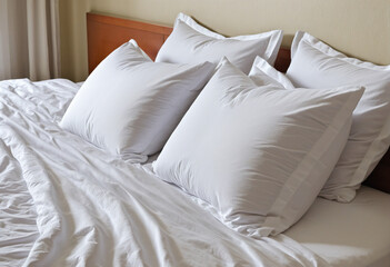 Fototapeta na wymiar white linens on the hotel bed