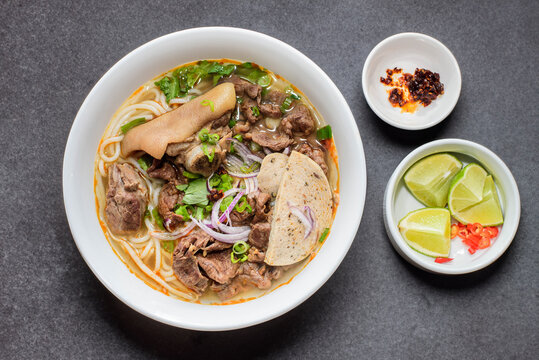 B&uacute;n b&ograve; Huế. Spicy Beef and Pork Noodle Soup