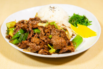 Black pepper mutton rice bowl