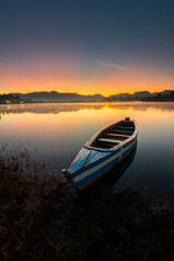 Perahu di Danau, Suasana sunrise di Situ Cileunca Pangalengan Bandung 