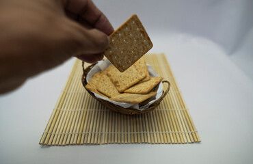 Square type crackers with salt