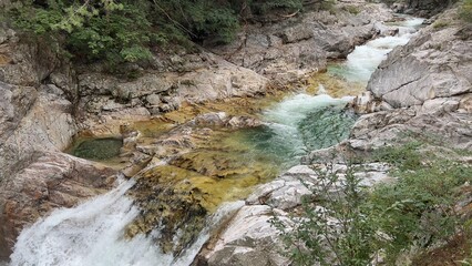 시원하게 흐르는 계곡 