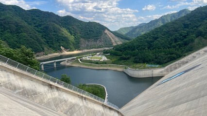 댐에서 바라본 호수 풍경