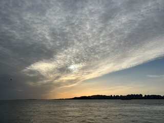 해가 지는 바다 풍경