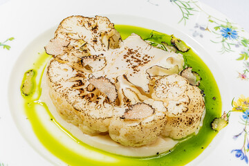 Cauliflower with lemon and parsley