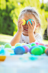 Happy Baby Coloring Easter Eggs - 768524128