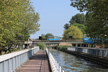 Fototapeta premium Aqueduct de Waterdrager with the ring canal of the Zuidplaspolder in Nieuwerkerk aan den IJssel