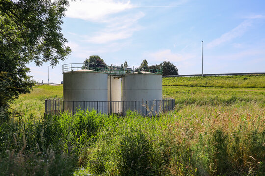 Tanks with diesel for the Abraham Kroes pumping station in Moordrecht, both a polder and storage pumping station for the Zuidplaspolder