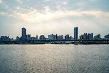 Obraz premium Taiwan country skyline at sunset