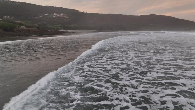 Amanecer en una playa de Galicia