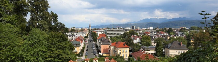Fototapeta na wymiar Panorama of Klagenfurt city