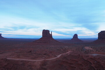 モニュメント バレー夜明け