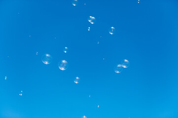 海とシャボン玉