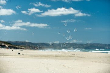 海とシャボン玉