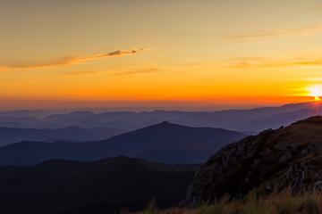 Fototapeta premium 山から見る夕焼けの風景