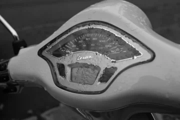 Foto op Plexiglas Tachometer of a vintage Ves scooter © Wirestock