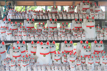 東京都世田谷区、豪徳寺の招き猫