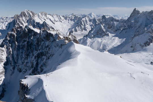 Groups of skiers preparing to descend the Vallee Blanche