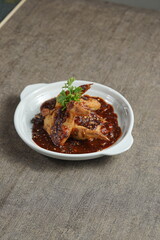 Spicy chicken wings with sambal sauce