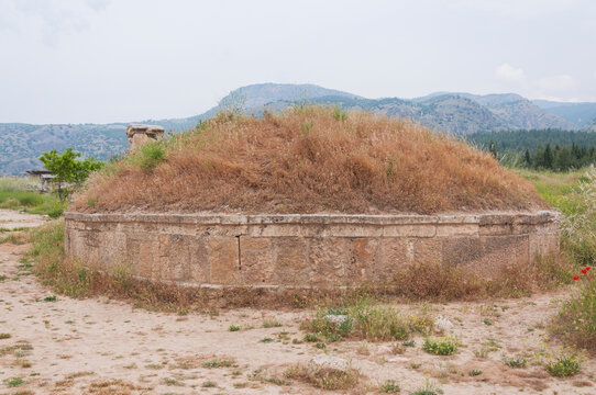 tumulus