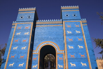 Babylon great walls and gate with blus sky