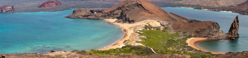 Vista panorámica desde lo alto del volcán de Isla Bartolomé, Galápagos - obrazy, fototapety, plakaty