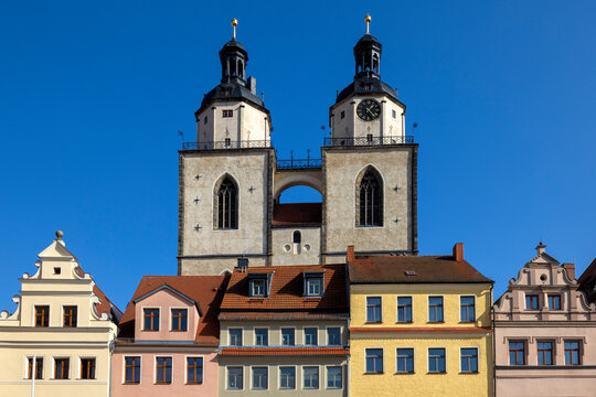 Marktplatz mit Stadtkirche St. Marien, Lutherstadt Wittenberg, Sachsen Anhalt, Deutschland < english> Market square with the town church of St. Marien, Lutherstadt Wittenberg, Saxony Anhalt, Germany