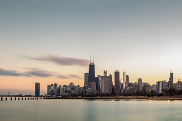 Fototapeta na wymiar Skyline of downtown Chicago at dusk, Illinois, United States