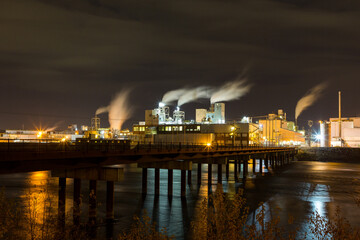 Fototapeta na wymiar Cedar Rapids, city in the state of Iowa, United States of America, as seen across the Cedar River