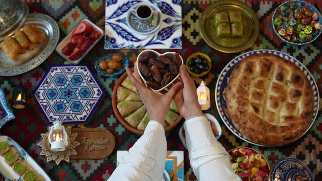 Muslim Family at Traditional Ramadan Iftar Table. Eid al-Fitr Celebrations, Eid Mubarak Concept Video, &Uuml;sk&uuml;dar Istanbul, Turkey (Turkey)