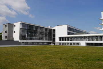 Fototapeta premium Bauhausgebäude in Dessau