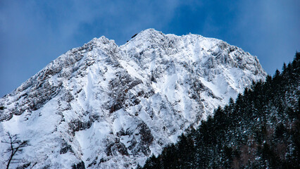 雪の八ヶ岳連峰　赤岳　赤岳鉱泉からの眺望