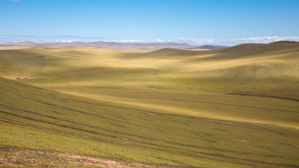 Fototapeta na wymiar The Early Autumn Scenery of Hulunbuir Grassland in Inner Mongolia, China