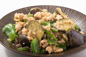 なすとピーマンの肉みそ炒め（鶏肉）