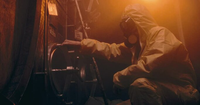 The video features an elderly person in a protective suit and gas mask, standing in a dark room of a nuclear bunker, closing the bunker door. This scene highlights the seriousness of the situation 