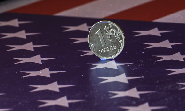 Illustration of 1 ruble on the US flag.
