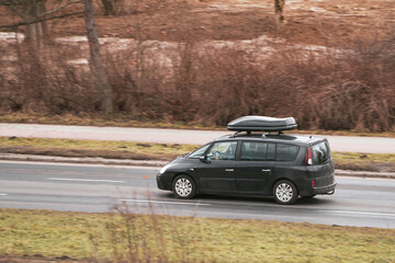 Road-Ready Comfort: Car Equipped with Roofbox for Extended Trips