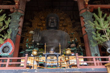 Todaiji temple with Buddha statues - obrazy, fototapety, plakaty